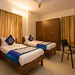 Oyo 10934 Hotel Eminent