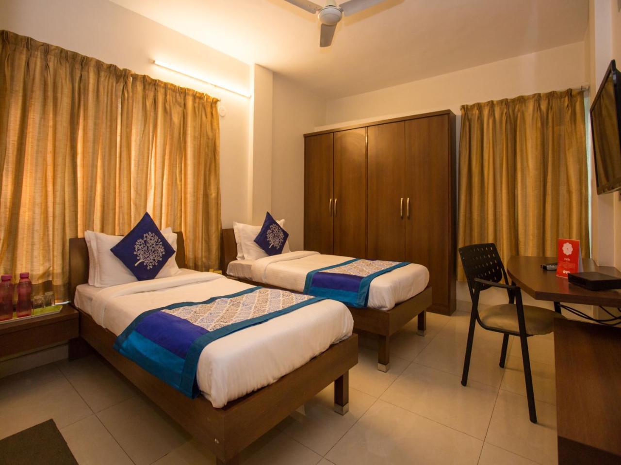Oyo 10934 Eminent 3* Pune