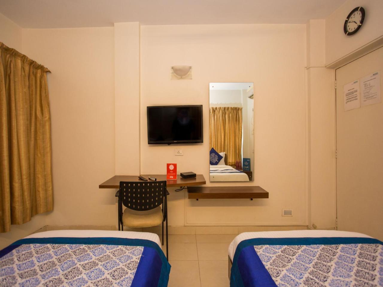 Oyo 10934 Eminent Hotel