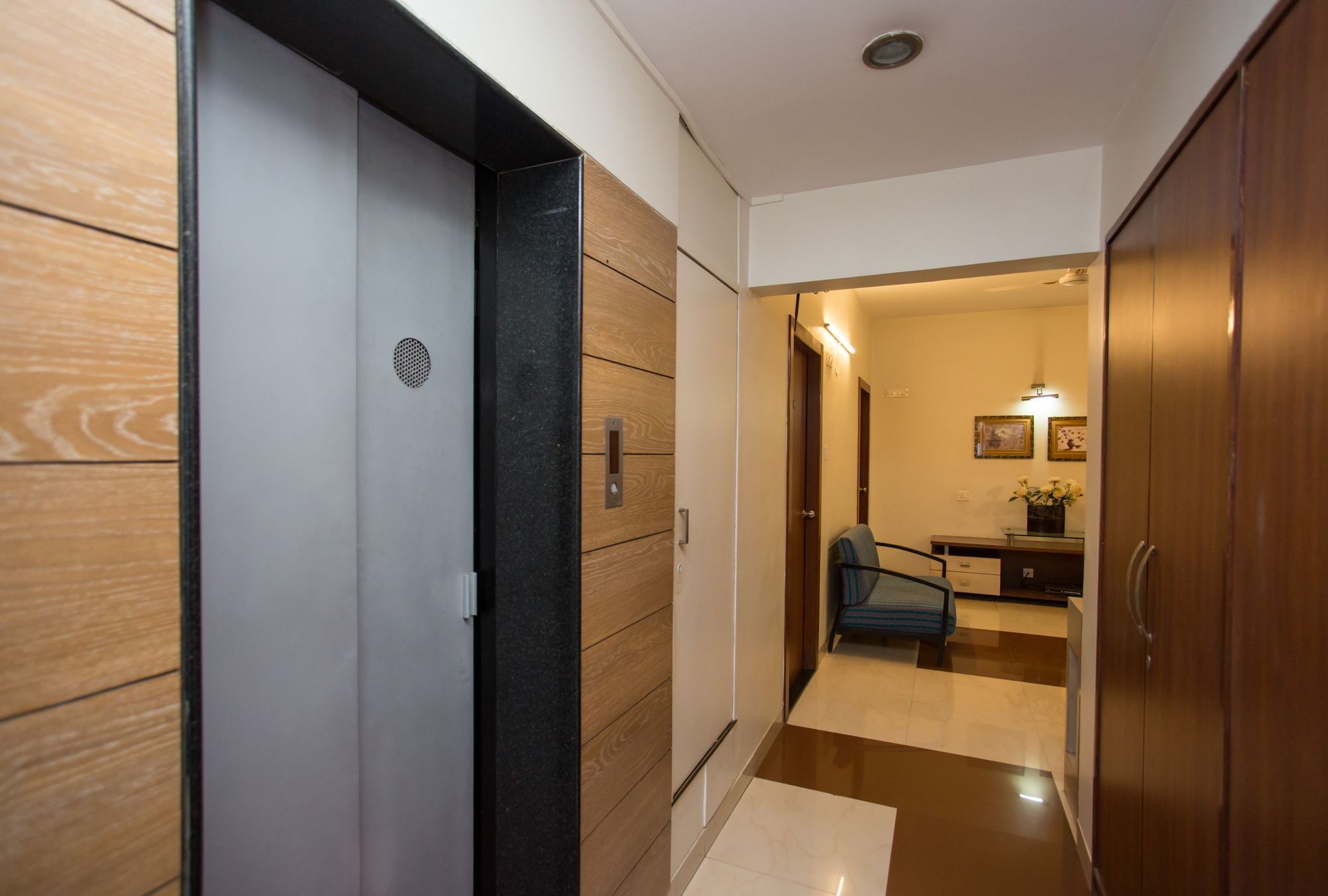 Hotel Oyo 10934 Eminent 3*