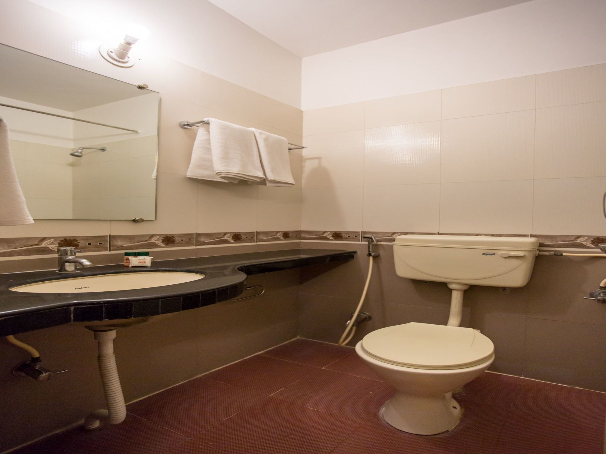 Hotel Oyo 10934 Eminent 3*