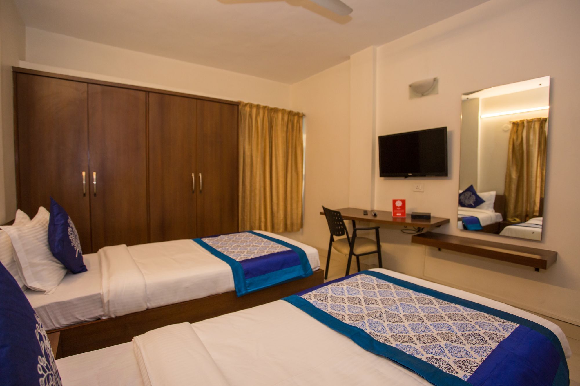 Oyo 10934 Eminent 3* Pune